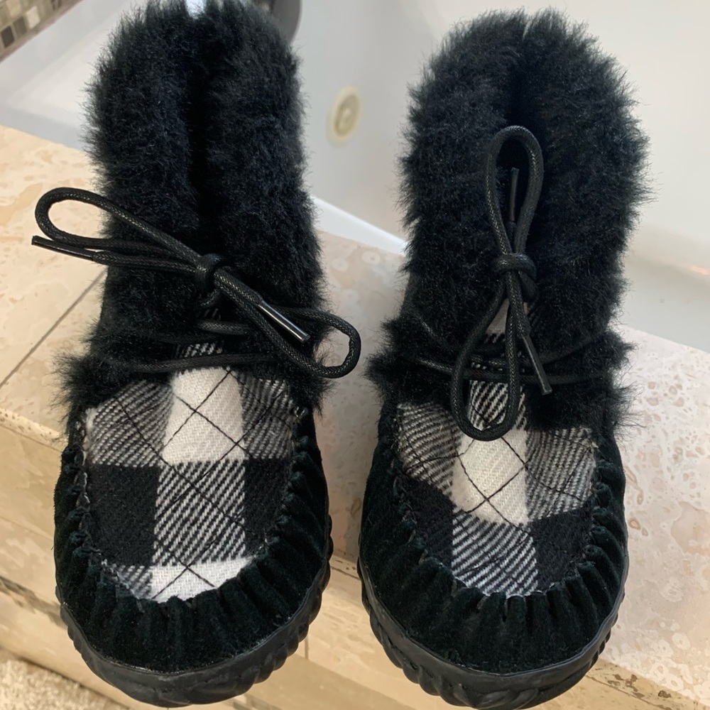 Sorel Out N About Fur Moccasin - Picture 2 of 7